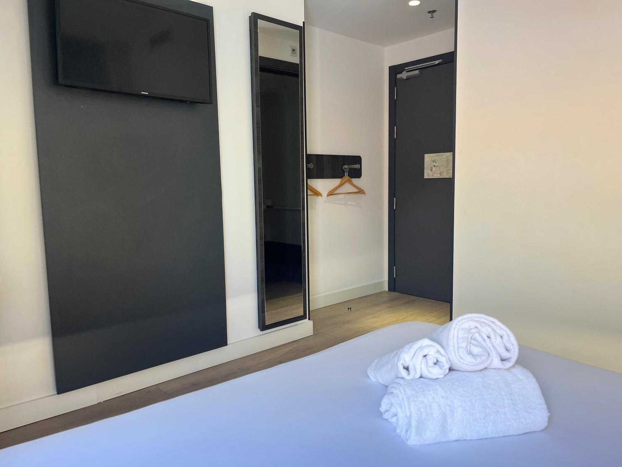 Hs Madrid Centro Atocha Hotel Екстериор снимка